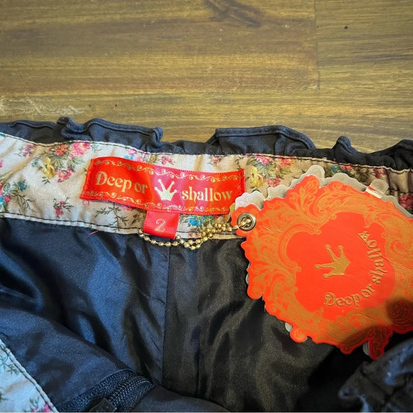 Deep or Shallow Black Skirt Skort Shorts Bow Tie Faux Button Whimsygoth Punk - Picture 5 of 13